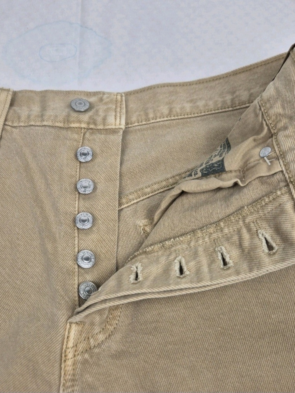 Levi’s 501 Women's Shorts Size 31 High Rise Raw Hem Distressed Light Brown 54 - Picture 3 of 10